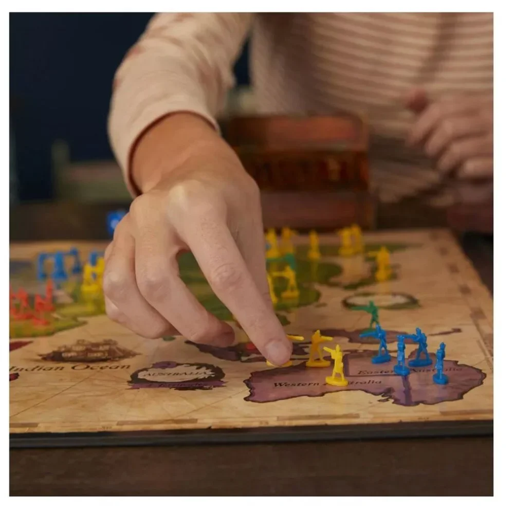 HASBRO Risk The Game of Strategic Conquest Board Game